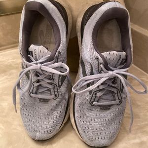 Brooks Women’s Glycerin 18 Running Shoe